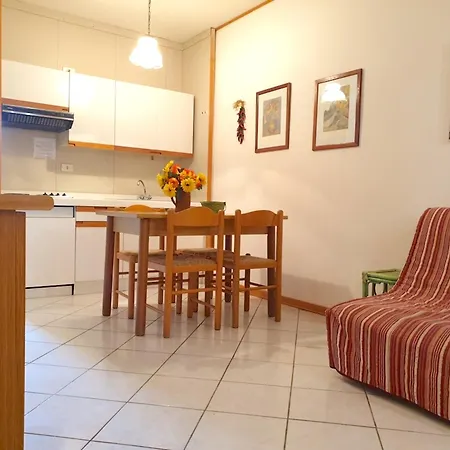 Isa-melograni 4 Beds With Common Swimming Pool 350 Mt From The Sea Appartement *