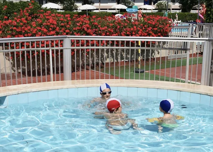 Isa-melograni 4 Beds With Common Swimming Pool 350 Mt From The Sea